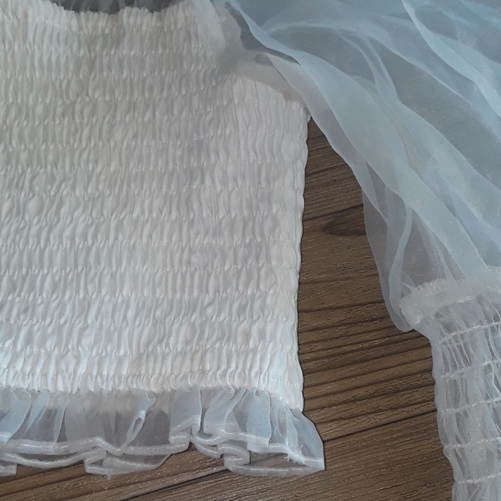 FASHION NOVA cropped puff sleeve - Picture 3 of 6